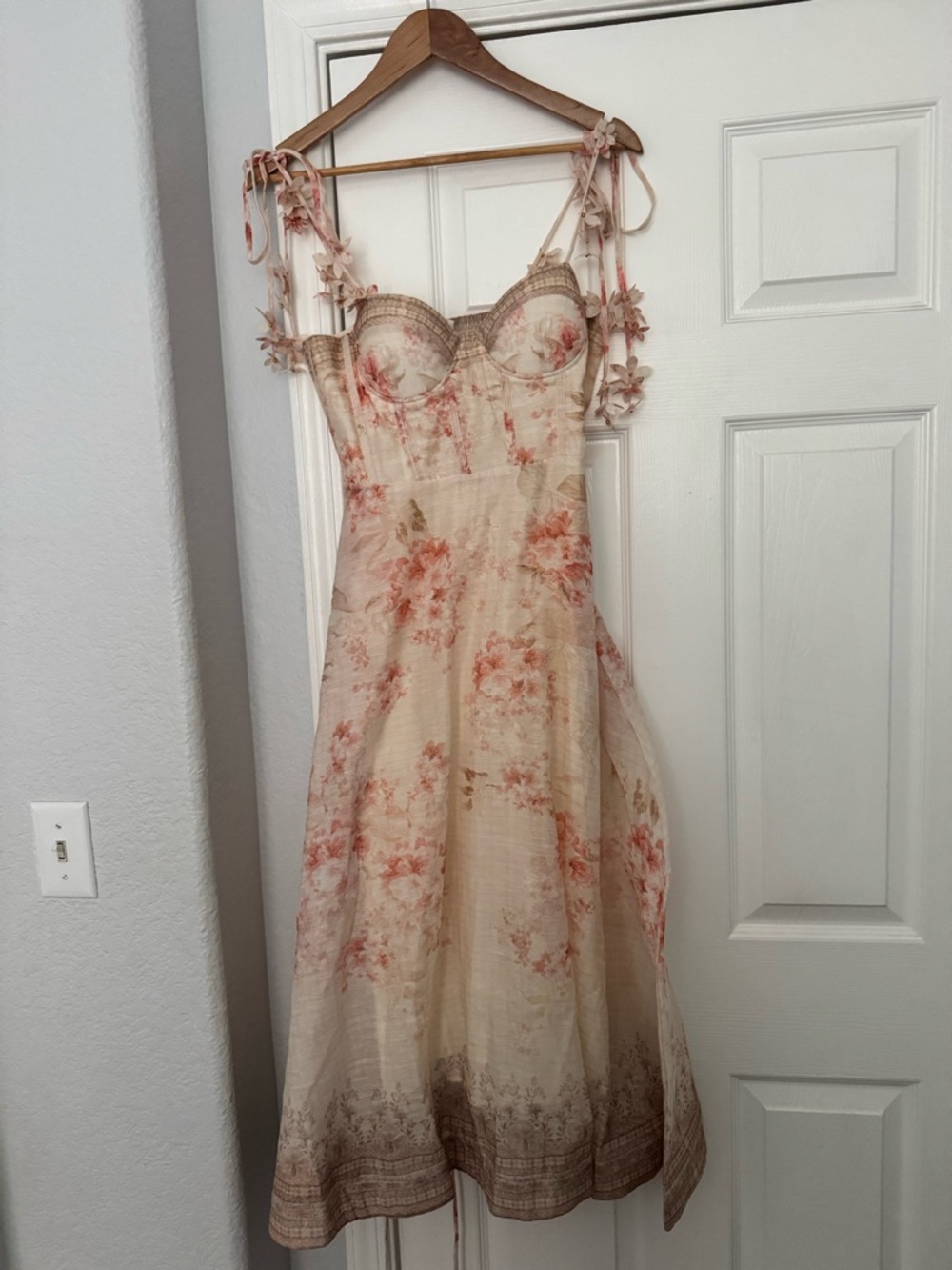 Floral linen dress with floral appliqués